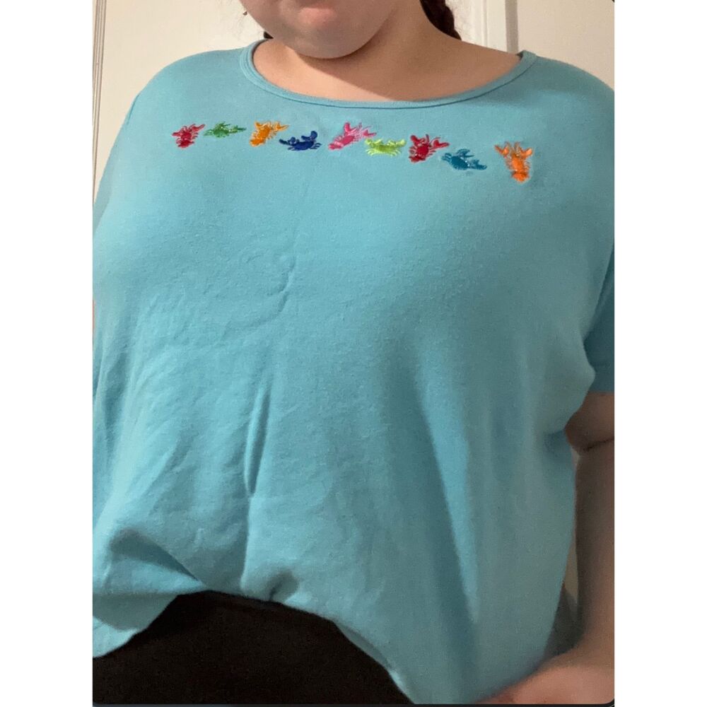 Quacker Factory Turquoise Embroidered Lobster and Crab Short Sleeve Tee